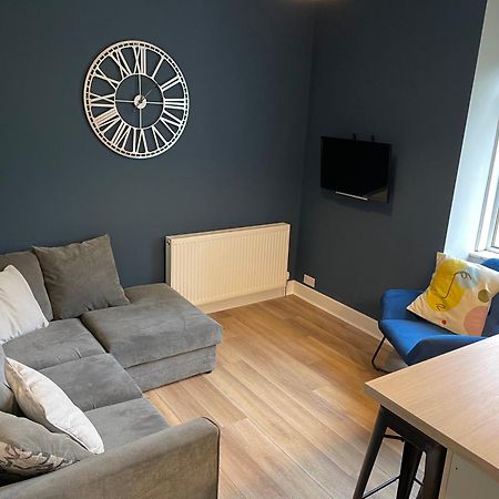 Cosy James Street Park 2 Bedroom, Ground Floor Apartment, Garden هيلينسبورغ المظهر الخارجي الصورة