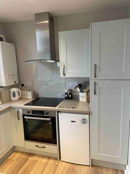 Cosy James Street Park 2 Bedroom, Ground Floor Apartment, Garden هيلينسبورغ المظهر الخارجي الصورة