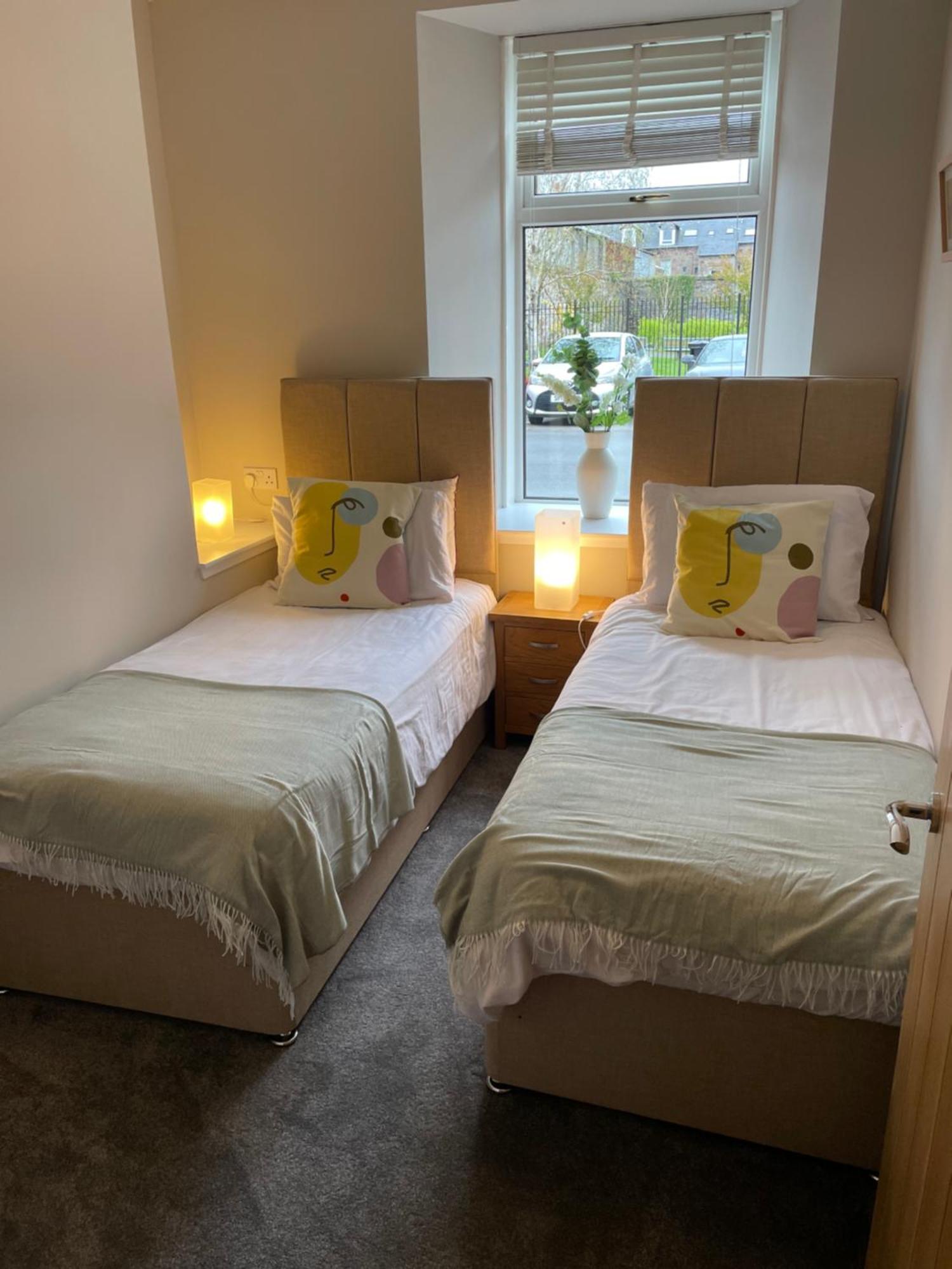 Cosy James Street Park 2 Bedroom, Ground Floor Apartment, Garden هيلينسبورغ المظهر الخارجي الصورة
